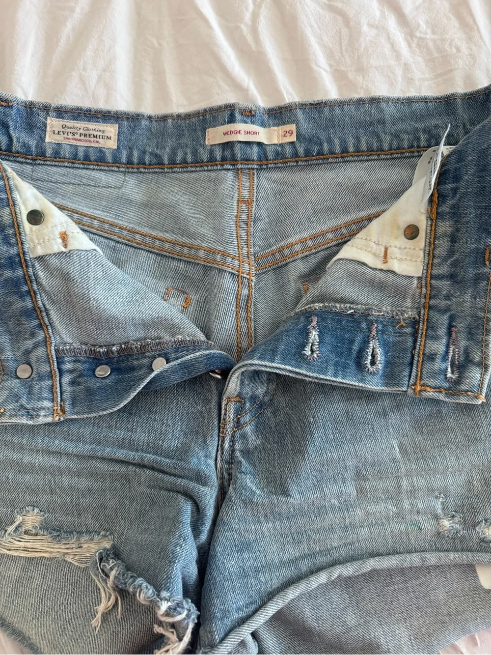 Levis waist 14